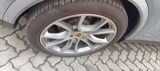 Porsche Cayenne Turbo 2019 Silver image 9