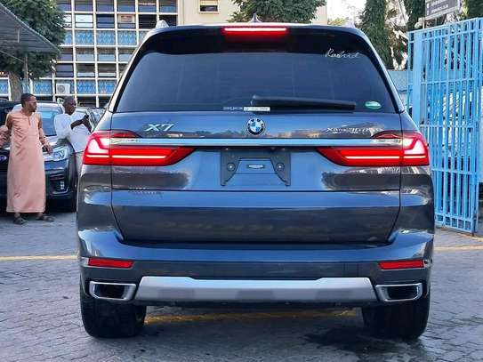 BMW X7  M SPORT 2019model Sunroof image 11