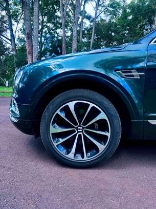 2019 Bentley bentayga image 11