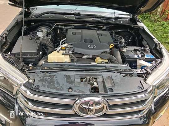 TOYOTA HILUX DOUBLE CAB AUTOMATIC REVO  2016 MODEL image 9
