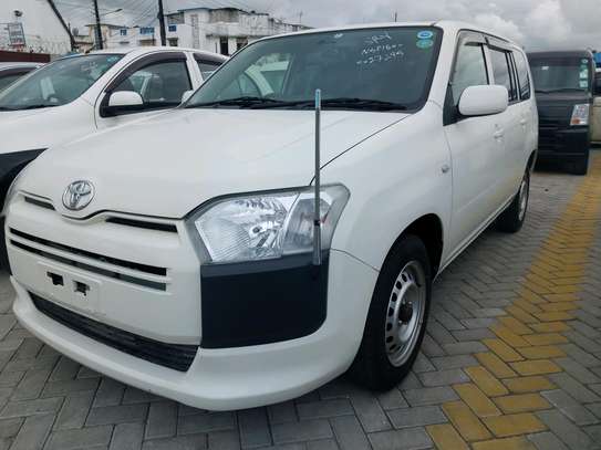 Toyota probox image 8