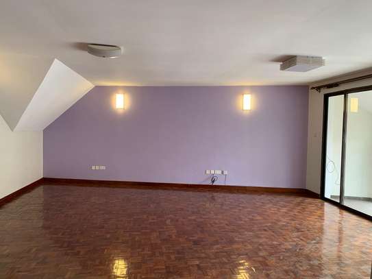 2 BEDROOM PENTHOUSE ALL ENSUIT image 13