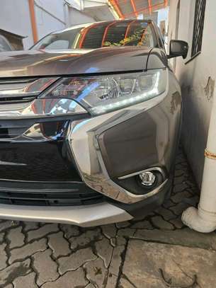 Mitsubishi  outlander grey image 6