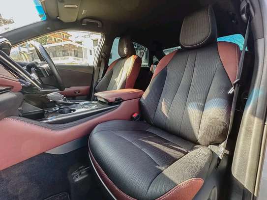 Toyota Crown Rs hybrid 2018 Sport image 9