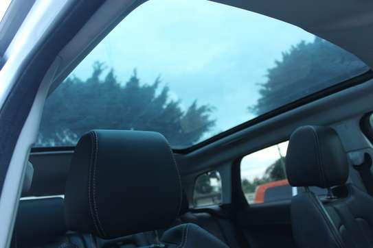 RANGE ROVER EVOQUE Si4 2013 FUJI WHITE 120,000 KMS image 5