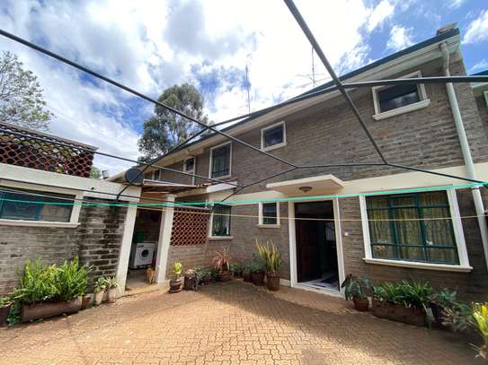 4 Bed House with En Suite in Spring Valley image 2