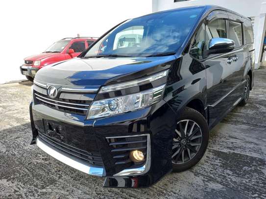 Toyota Voxy G package image 1