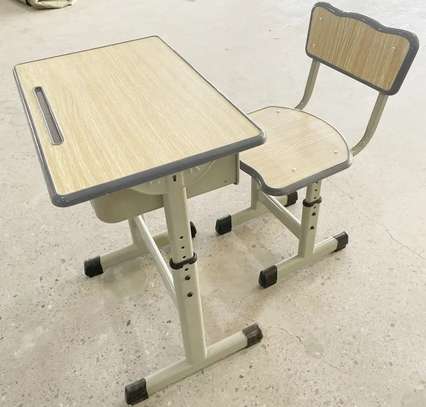 Office Desk :  Child-Friendly Adjustable Reading Desk image 5