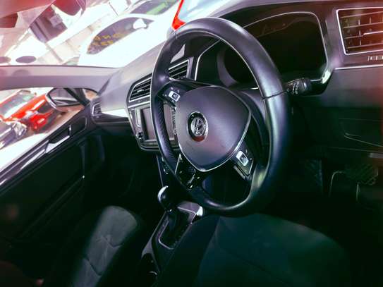 Volkswagen Tiguan white TSi 2017 image 5