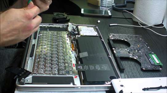 Apple MacBook Keyboard Repair & Replacement Service image 1