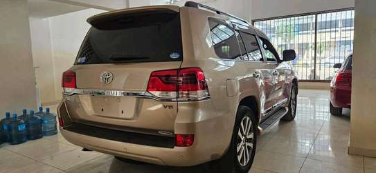 Land cruiser ZX 2019 model petrol image 5