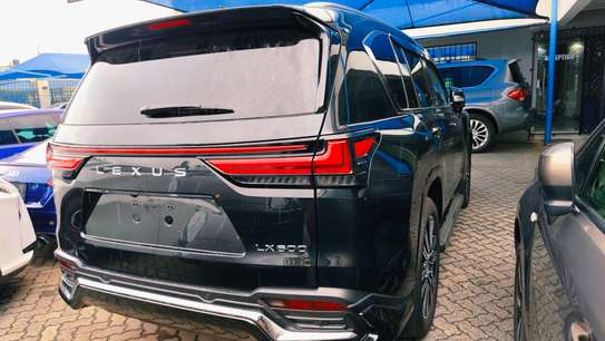 Lexus LX600 2022 black Automatic petrol image 2