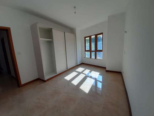 3 Bed Apartment with En Suite in Lavington image 14