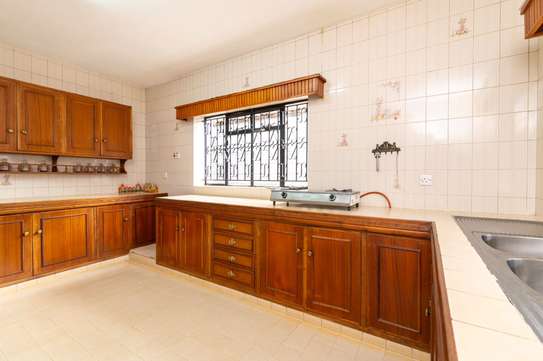 6 Bed Townhouse with En Suite in Thika image 14