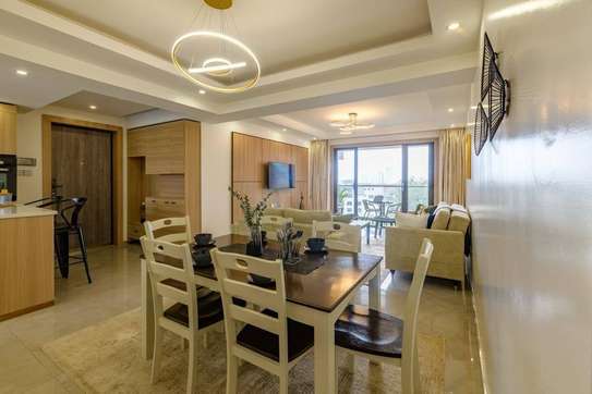 Serviced 3 Bed Apartment with En Suite in Riverside image 3
