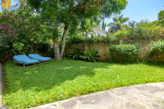 5 Bed House with Swimming Pool in Malindi image 6