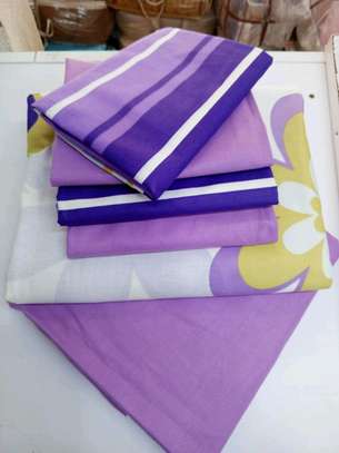 2 bedsheets and 4 pillowcases image 1