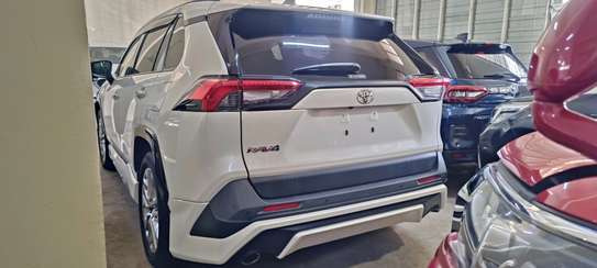 Toyota Rav4 White 2019 AWD image 11