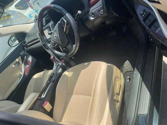 Toyota premio 2000cc image 3