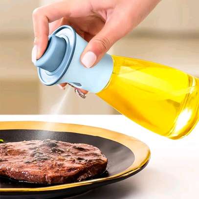 Kitchen oil spray bottle image 1