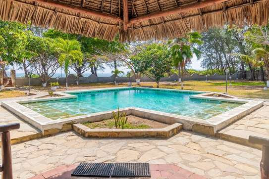 4 Bed House with En Suite in Malindi image 7