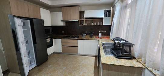 Serviced 3 Bed Apartment with En Suite in Riverside image 27