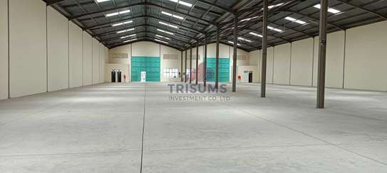 20,000 ft² Warehouse with Parking in Mombasa Road image 5