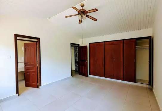 4 Bed House with En Suite in Muthaiga image 14