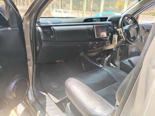 TOYOTA HILUX SINGLE CAB MANUAL LOCALLY ASSEMBLED DIFFOCK image 6