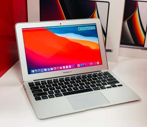MacBook Air (11-inch, Early 2015) image 2
