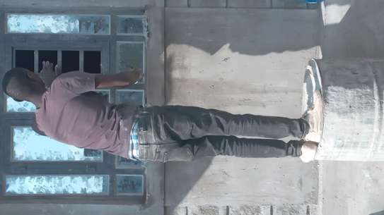 Painter/Glass fixer image 3