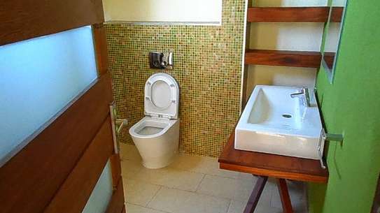 Serviced 3 Bed Apartment with En Suite at Nyali image 10