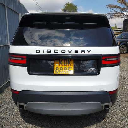 Land Rover Discovery 5 image 4