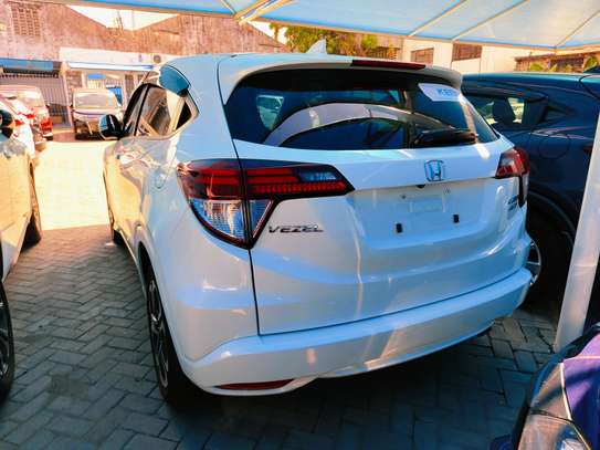 Honda Vezel hybrid 2018 2wd white image 8