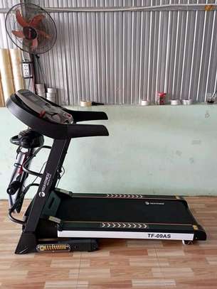Treadmills, heavy duty treadmills image 1