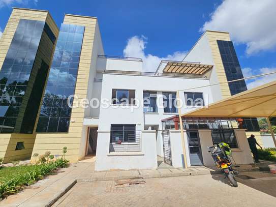 5 Bed Townhouse with En Suite in Lavington image 1