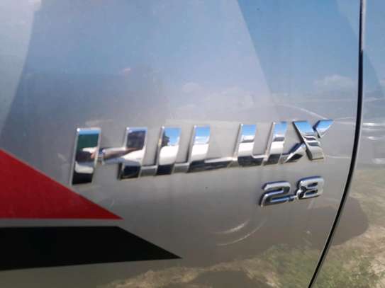 Toyota hilux single 4wd silver 2016 image 10
