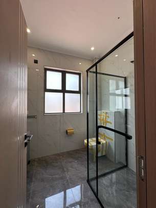 5 Bed House with En Suite at Convent Drive image 18