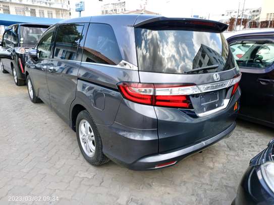 Honda Odyssey grey image 8