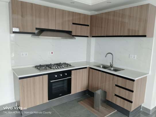 Serviced 3 Bed Apartment with En Suite in Westlands Area image 4