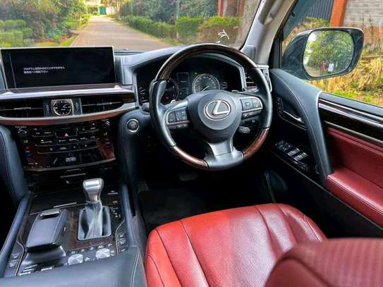 2016 Lexus LX 570 image 1