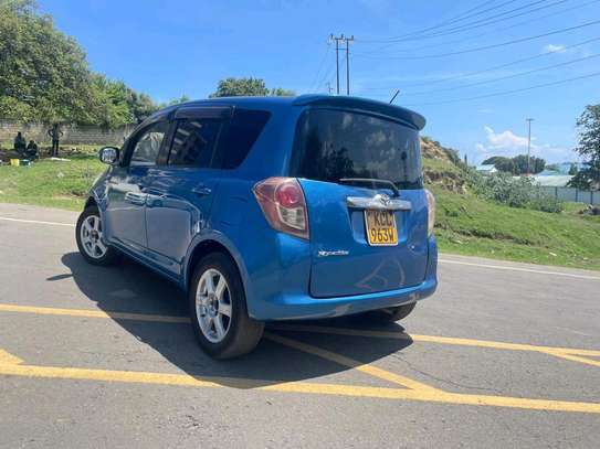 Toyota Ractis image 5