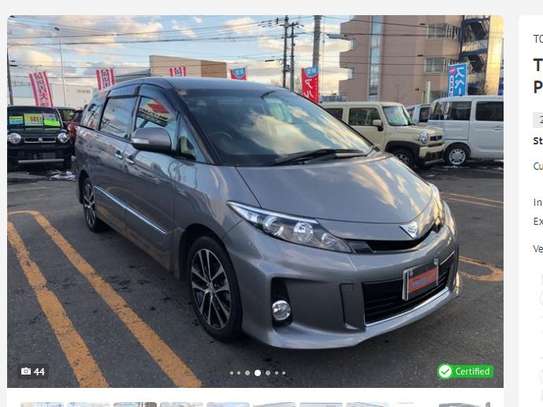 Toyota Estima image 4