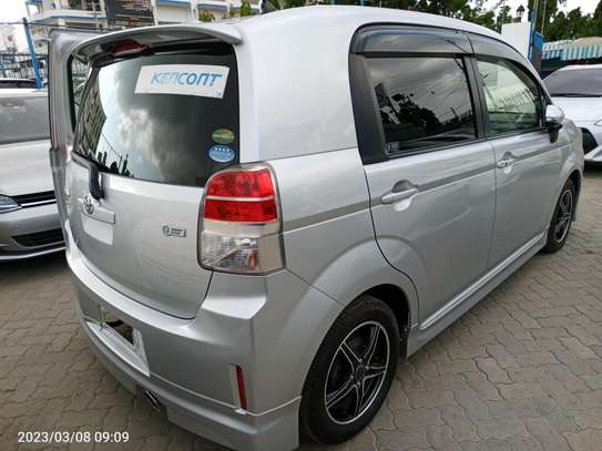 Toyota spade silver 2016 image 5