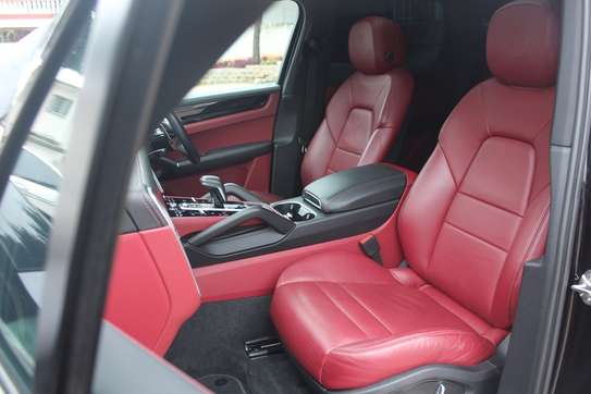 Porsche Cayenne S Leather Sunroof 2018 33,000 Kms image 13