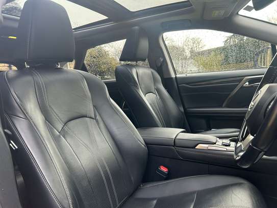 2017 Lexus hybrid premium model image 10