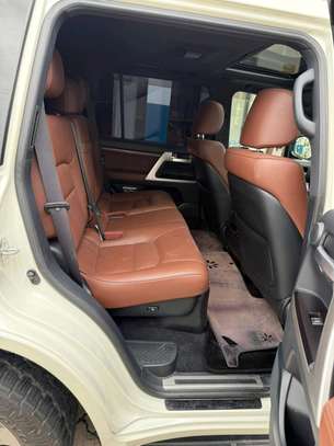 Toyota land Cruiser ZX V8 2017 image 5