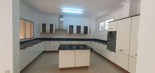 4 Bed Apartment with En Suite at Kileleshwa image 1