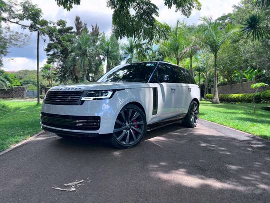 2024 Range Rover Vogue SV image 2