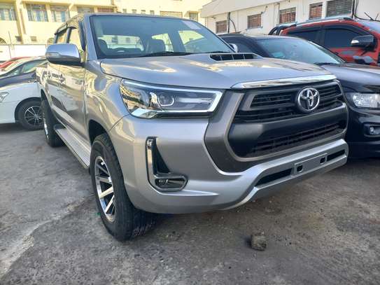 TOYOTA HILUX DOUBLE MANUAL 4WD image 8